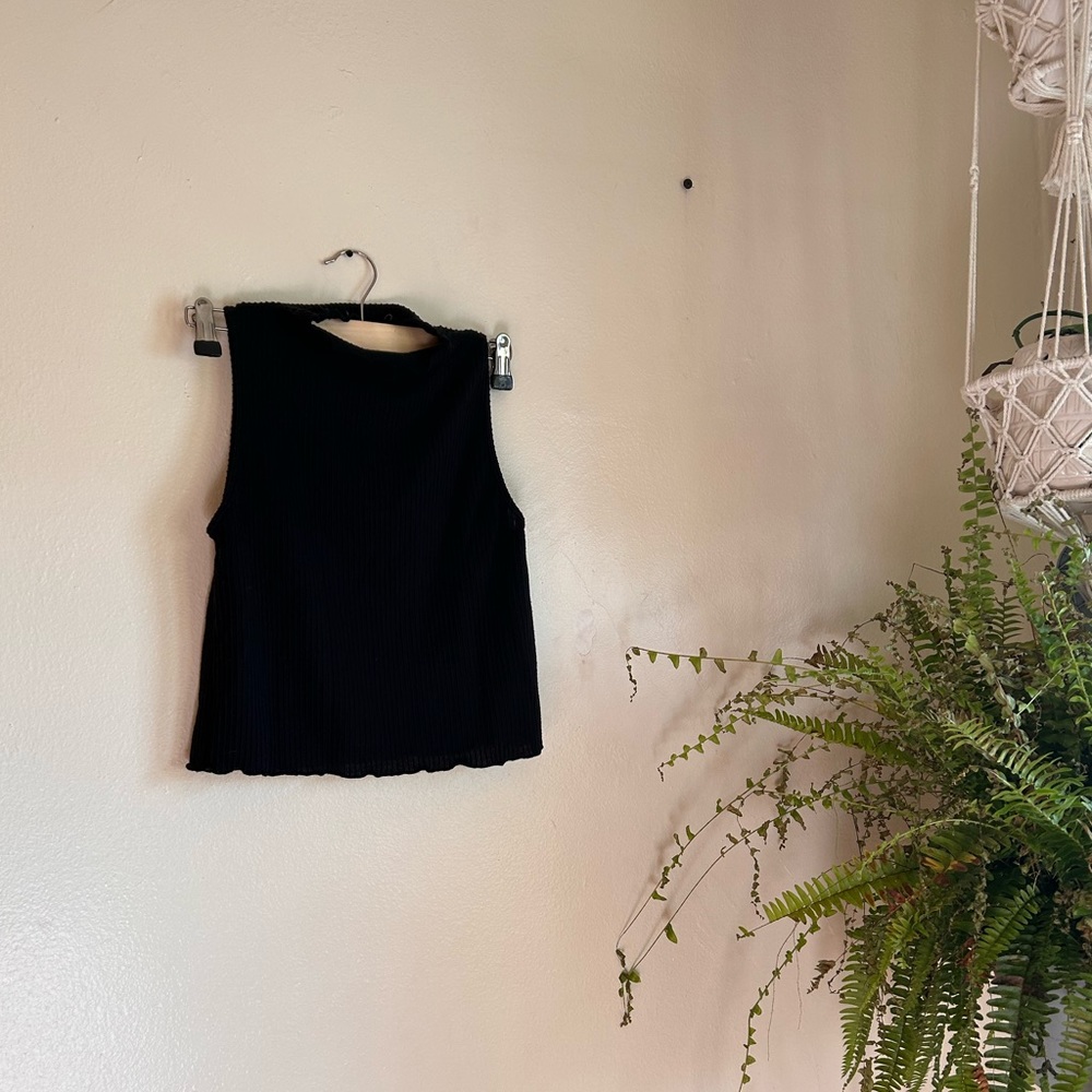 Knit High Neck Crop Top